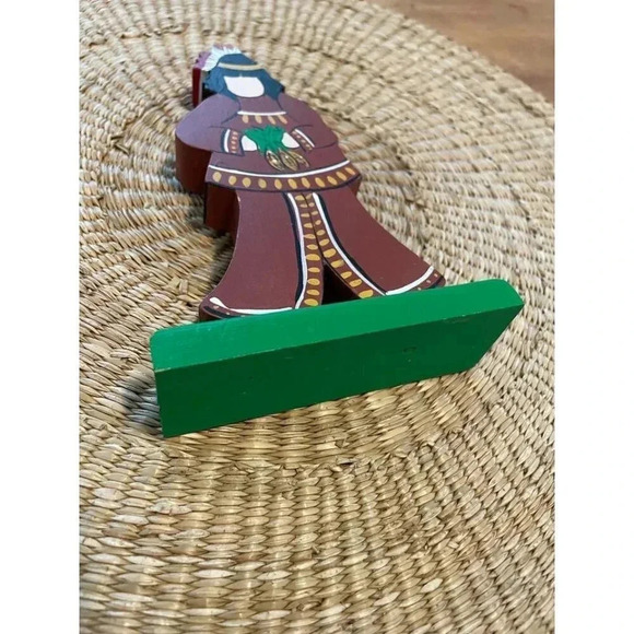 Handpainted Wooden Native American Indian Statue - Picture 4 of 10
